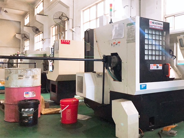 CNC加工中心设备